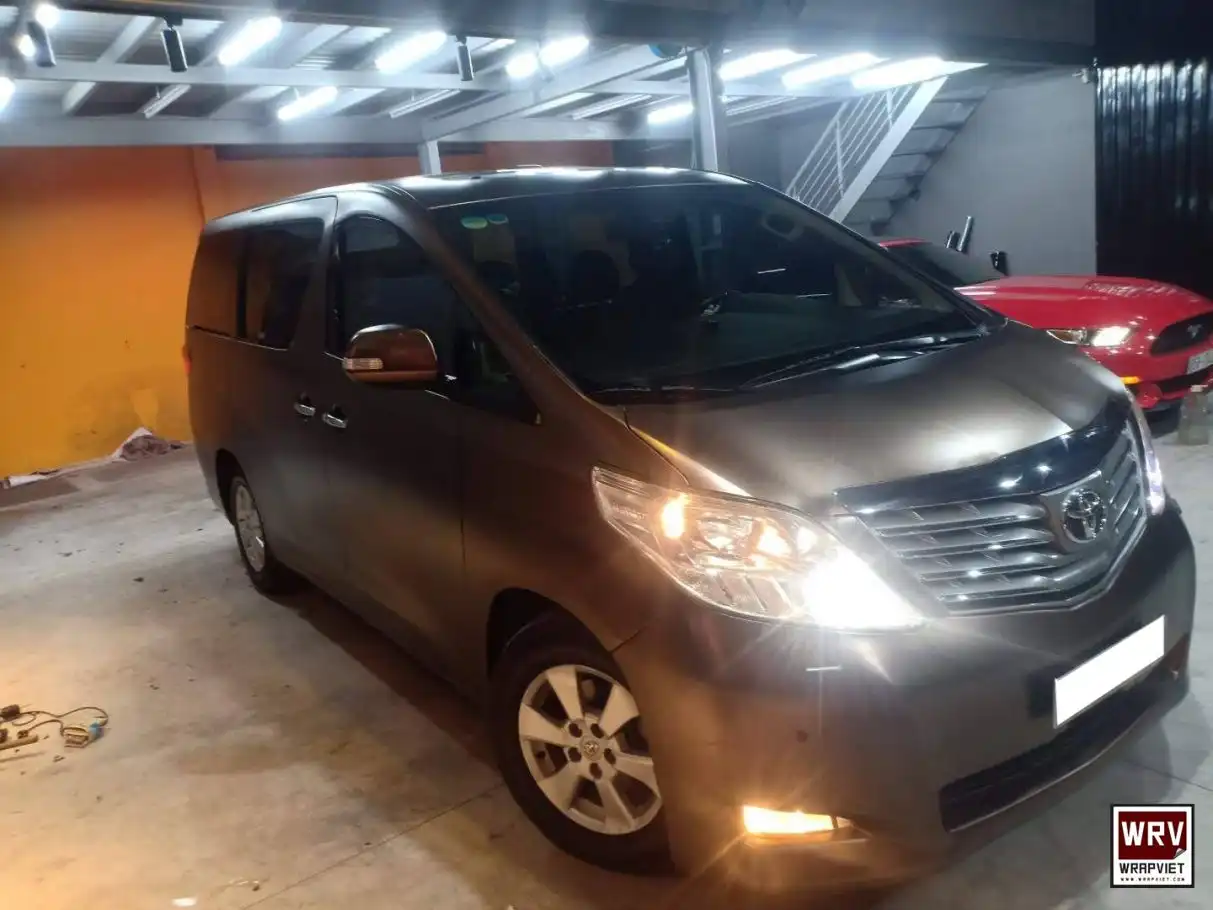 Toyota-alphard-g-wrap-film-xam-chuot-chuyen-sac-1-1213x910-1