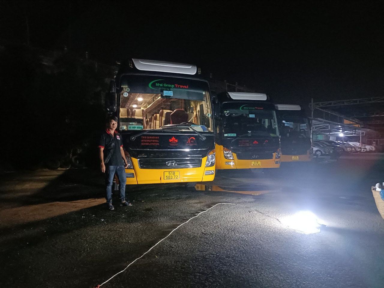 Limousine thi công quảng cáo logo cty, sự kiện, công trình vv nhận thi công trên mọi miền tổ quốc-wv10