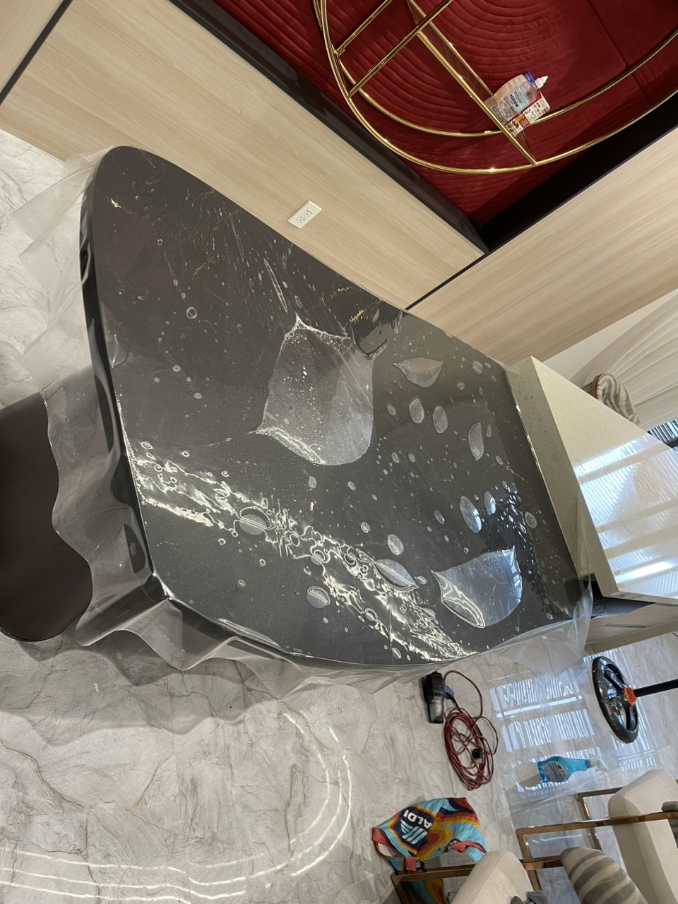 Wrap ppf máy xuyên không và wrap cái bàn cùng những vật phẩm có giá trị trong căn nhà bạn thêm phần sang trọng chống trầy xước ( khách hàng cần lưu ý ppf có rất nhiều loại có loại ppf còn rẻ hơn cả keo trong 3 lớp của wrapviet ạ )- wv93  