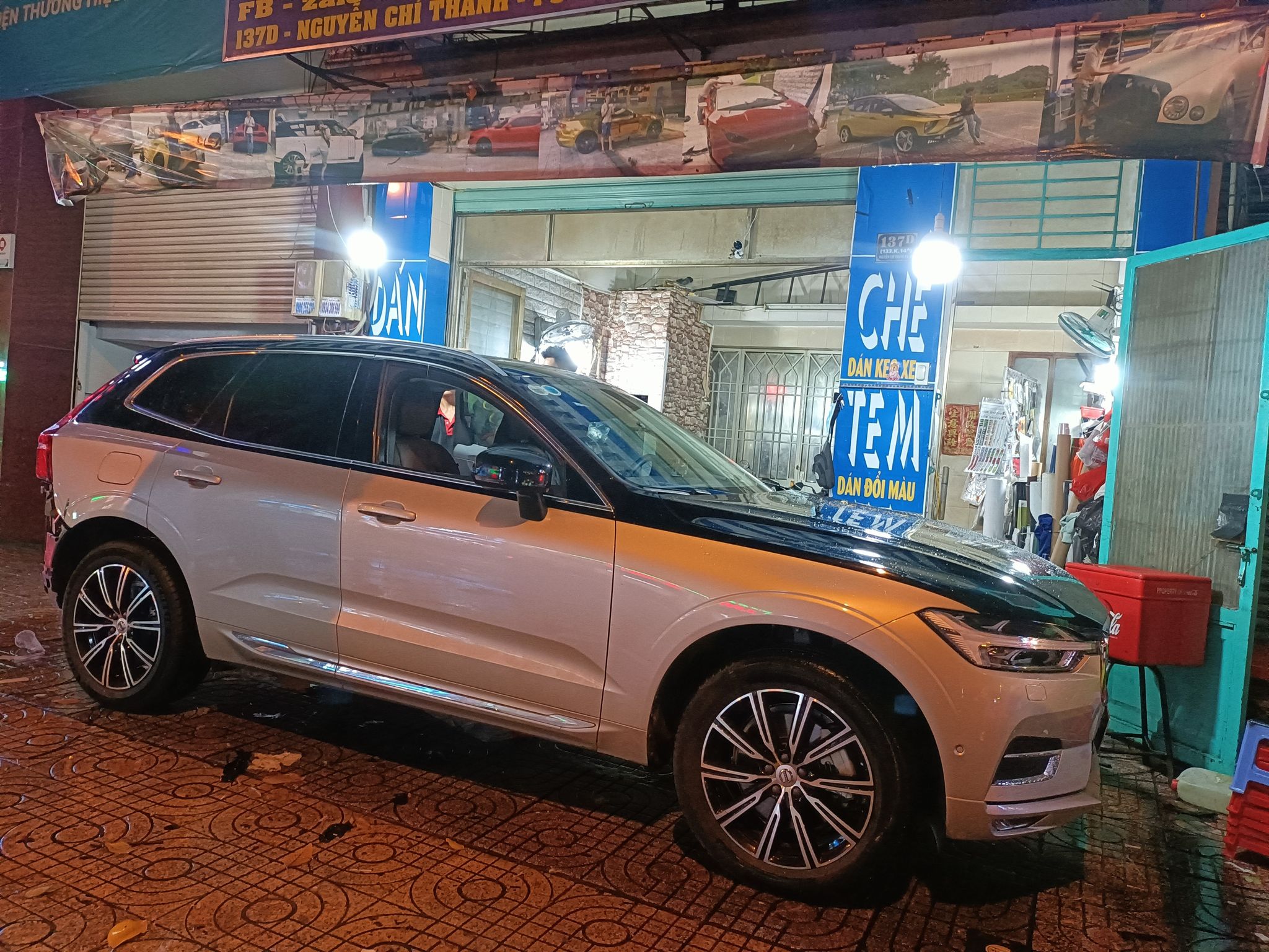 Volvo XC60 wrap maybach đen siêu bóng - wv98