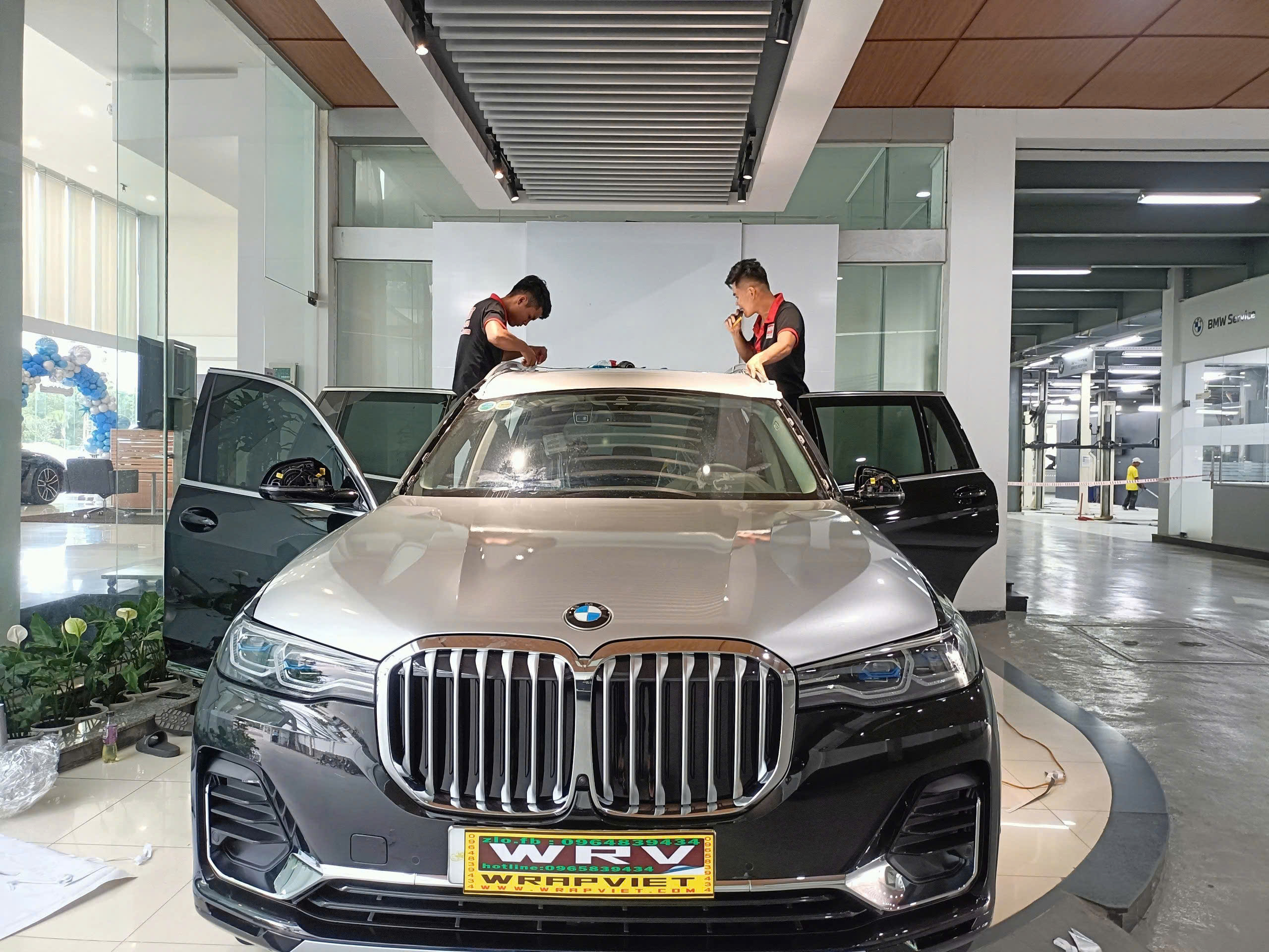 BMW x7 wrap maybach bạc bóng cao cấp -wv108