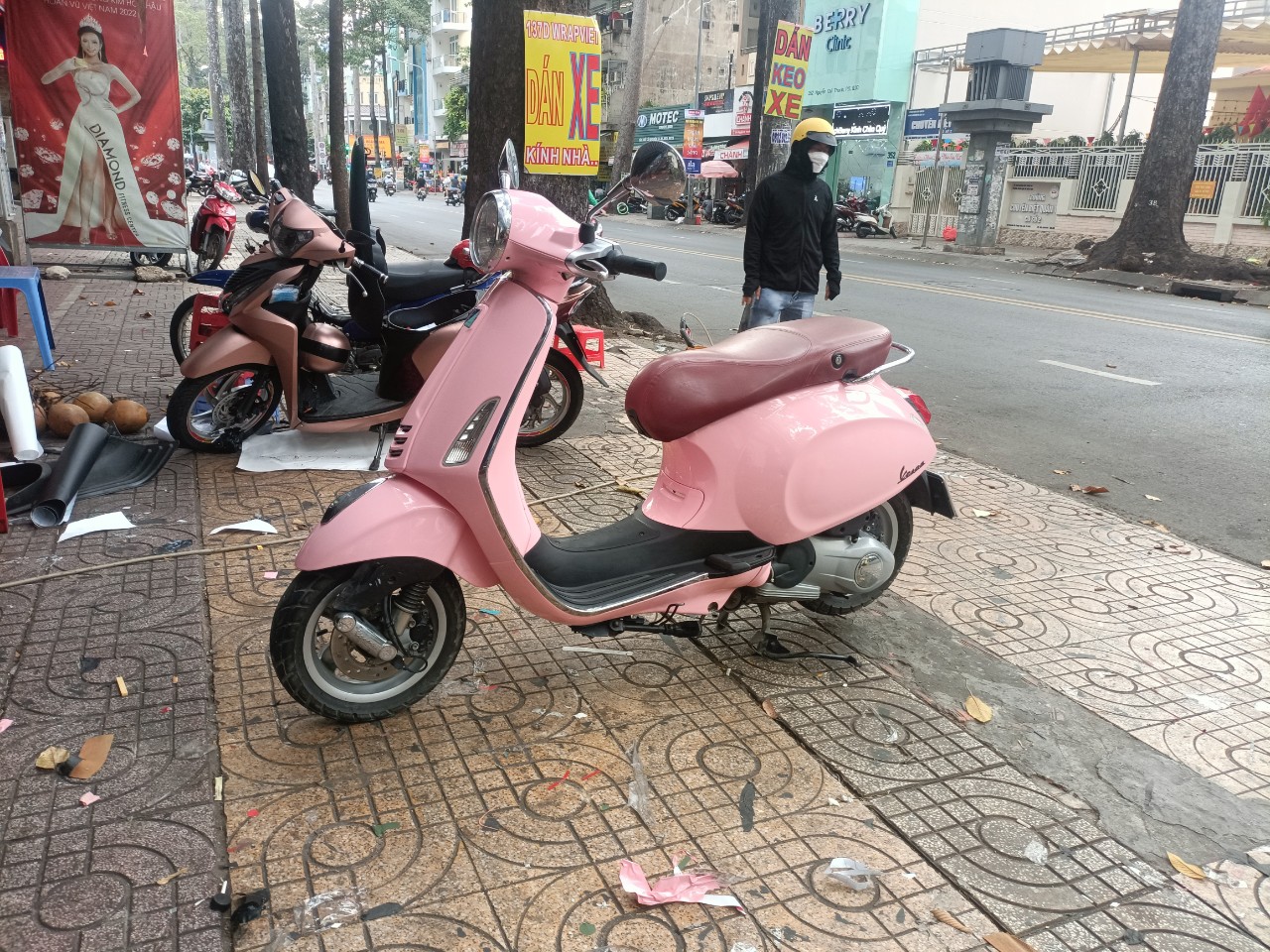 Vespa Primavera wrap full film hồng bóng cao cấp cho phái đẹp-wv150