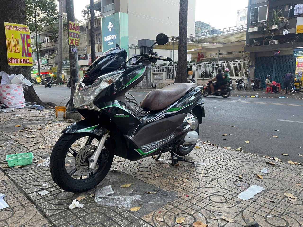 PCX wrap full xanh chuyển ánh đen (buổi tối là mầu đen)-wv224