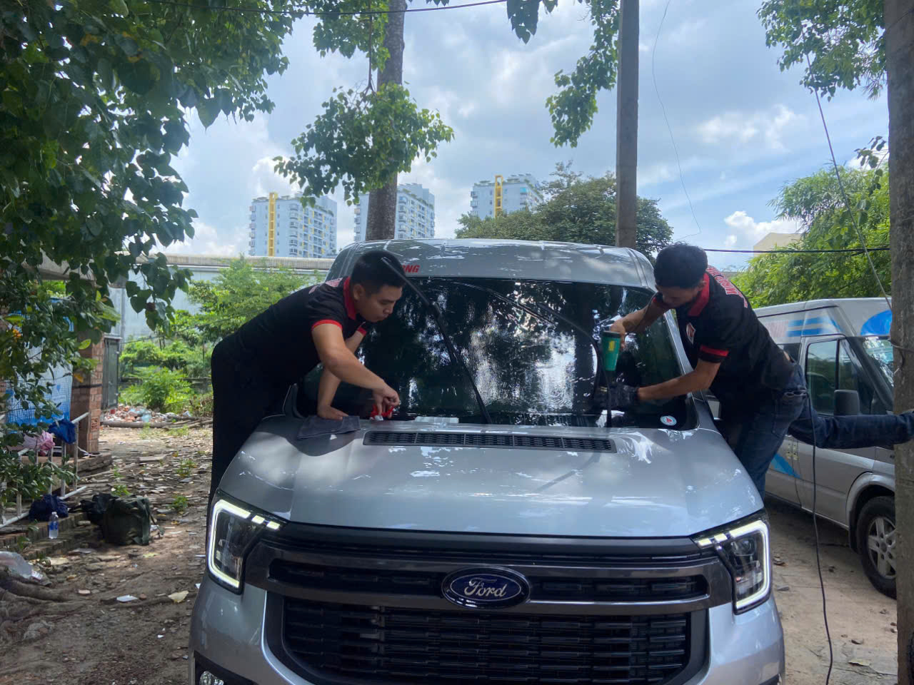 Ford Transit Trend dán full cách nhiệt 3m tăng độ mát bảo mật riêng tư phía trong chống nắng chống chói ( phải biết phối thông số theo từng dòng xe mới có hiệu quả )-wv244