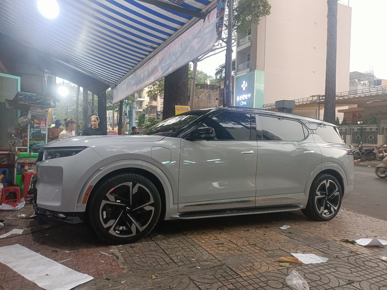 z5495395905860_26b36008e57de5cee1bc04d5f6bec5d2