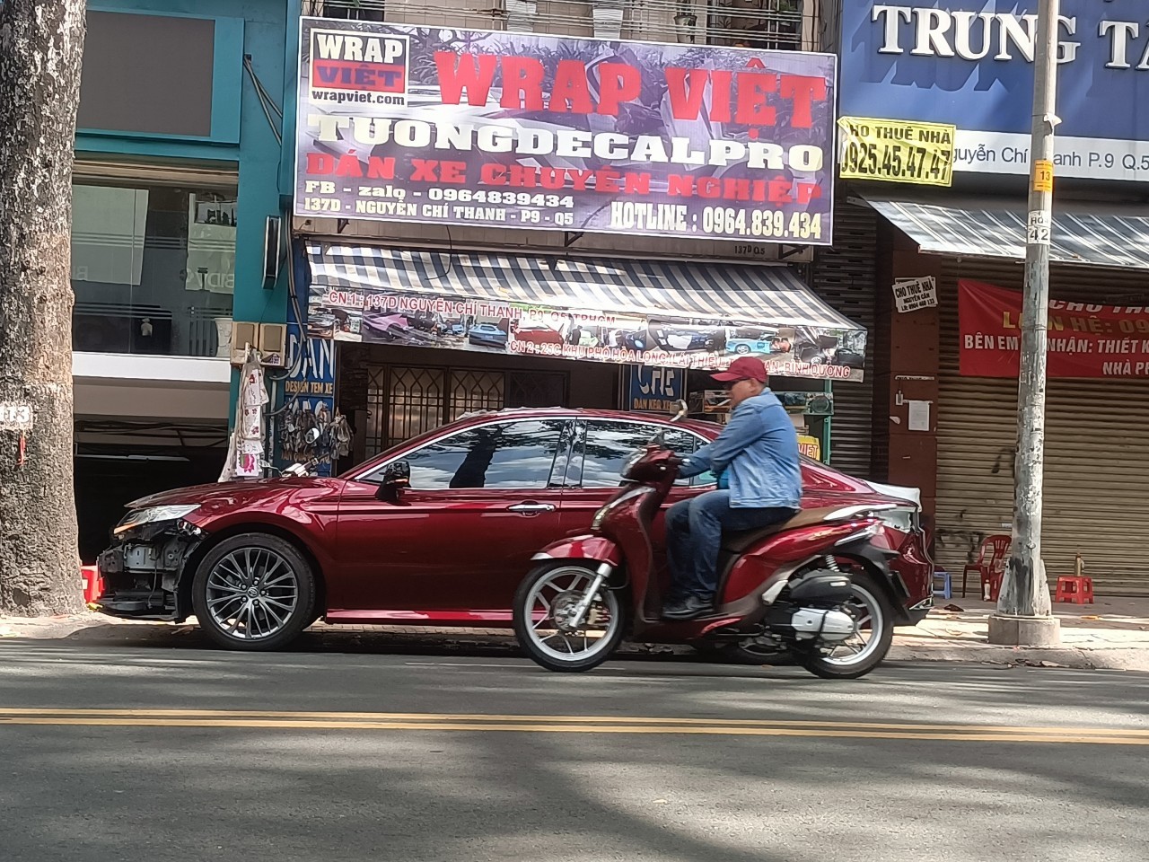 Toyota camry wrap full đỏ mận chuyển đen siêu bóng-wv280