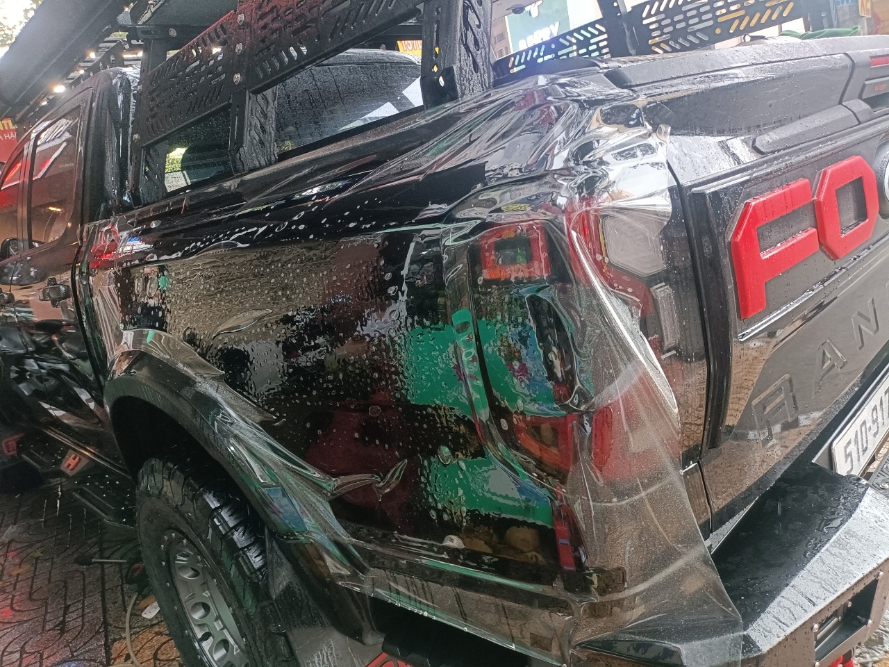 Ford Ranger wrap full ppf x cao cấp tăng độ bóng bảo vệ sơn chống trầy xước ( khách hàng cần lưu ý ppf có rất nhiều loại có loại ppf còn rẻ hơn cả keo trong 3 lớp của wrapviet ạ )-wv291