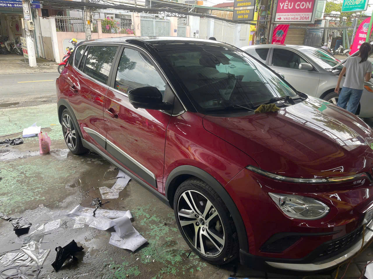 VINFAST VF E34 wrap full 1/2 trên đen siêu bóng-wv301