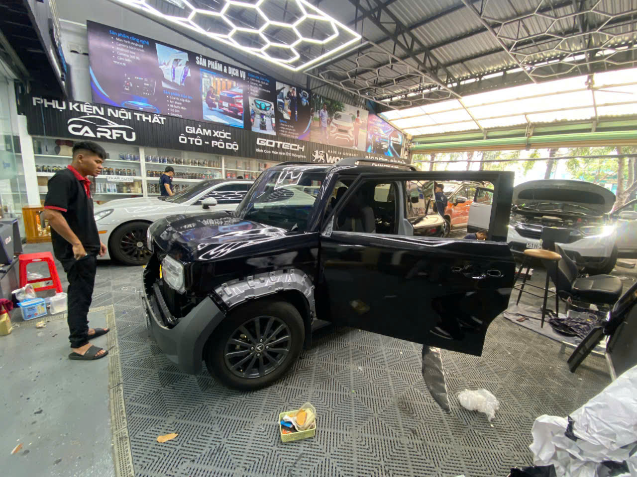 Vinfast VF3 wrap full đen siêu bóng-wv356