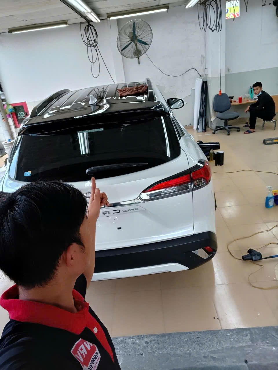 Toyota Corolla Cross wrap full 1/2 trên đen siêu bóng cao cấp-wv350