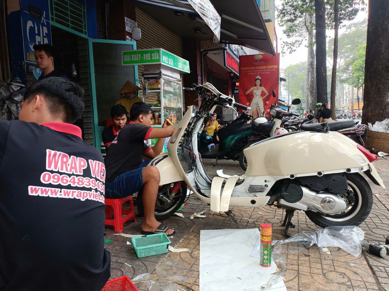 Vespa wrap full film cao cấp xám non hột gà-wv363