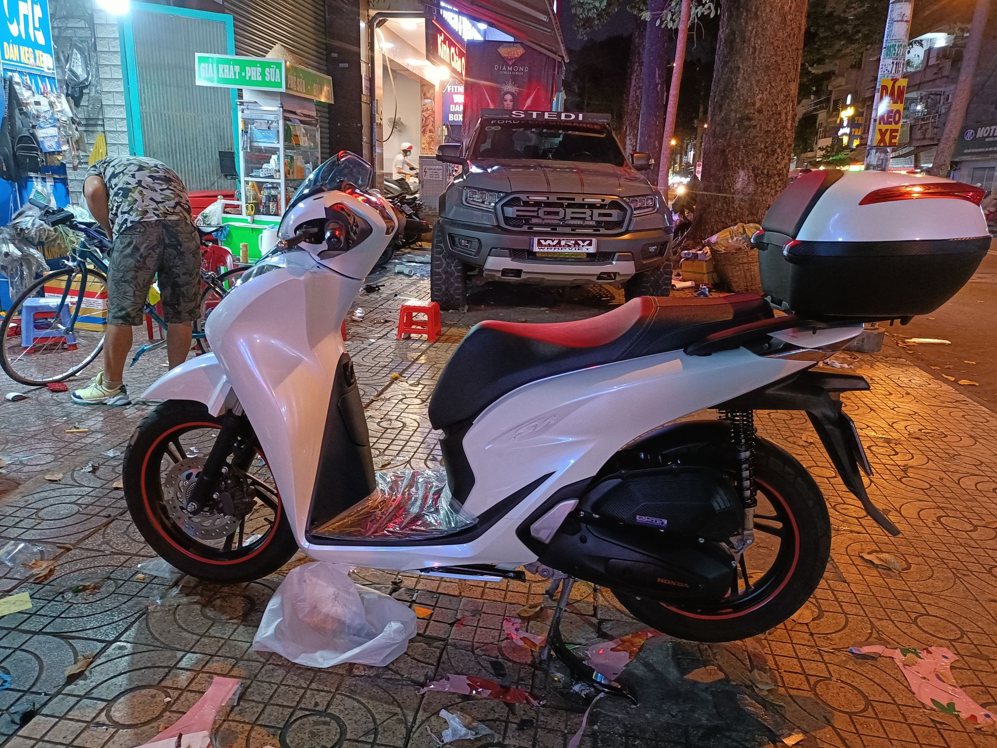  SH wrap full trắng bóng ánh kim vv-wv389