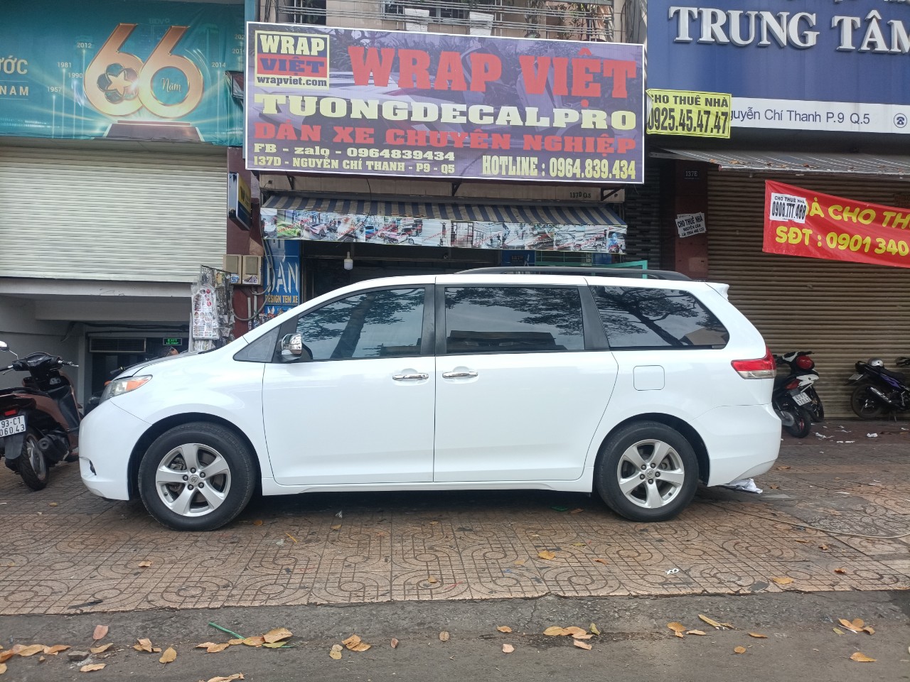 Toyota Sienna wrap full trắng ánh kim có nhũ cao cấp-wv377