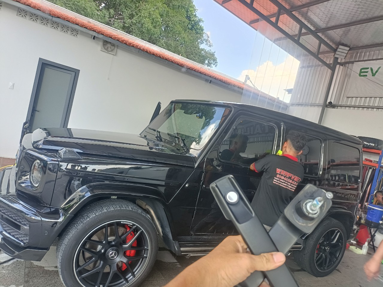Mercedes G63 wrap full ppf x cao cấp tăng độ bóng bảo vệ sơn chống trầy xước ( khách hàng cần lưu ý ppf có rất nhiều loại có loại ppf còn rẻ hơn cả keo trong 3 lớp của wrapviet ạ )wrapviet tự hào là thương hiệu chuyên wrap và tháo gỡ cho những xe độc tại TPHCM-wv364