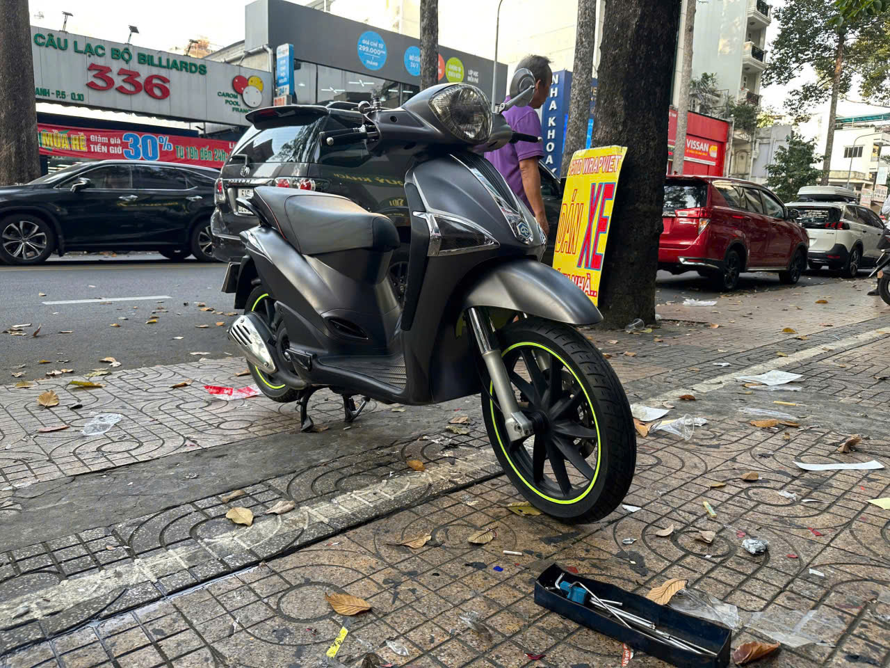 Piaggio Liberty wrap full xám chuột mờ -wv440