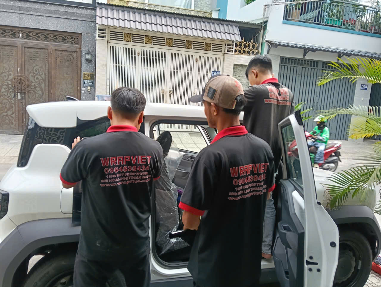 VF3 dán full cách nhiệt 3m tăng độ mát bảo mật riêng tư phía trong chống nắng chống chói ( phải biết phối thông số theo từng dòng xe mới có hiệu quả )-wv485