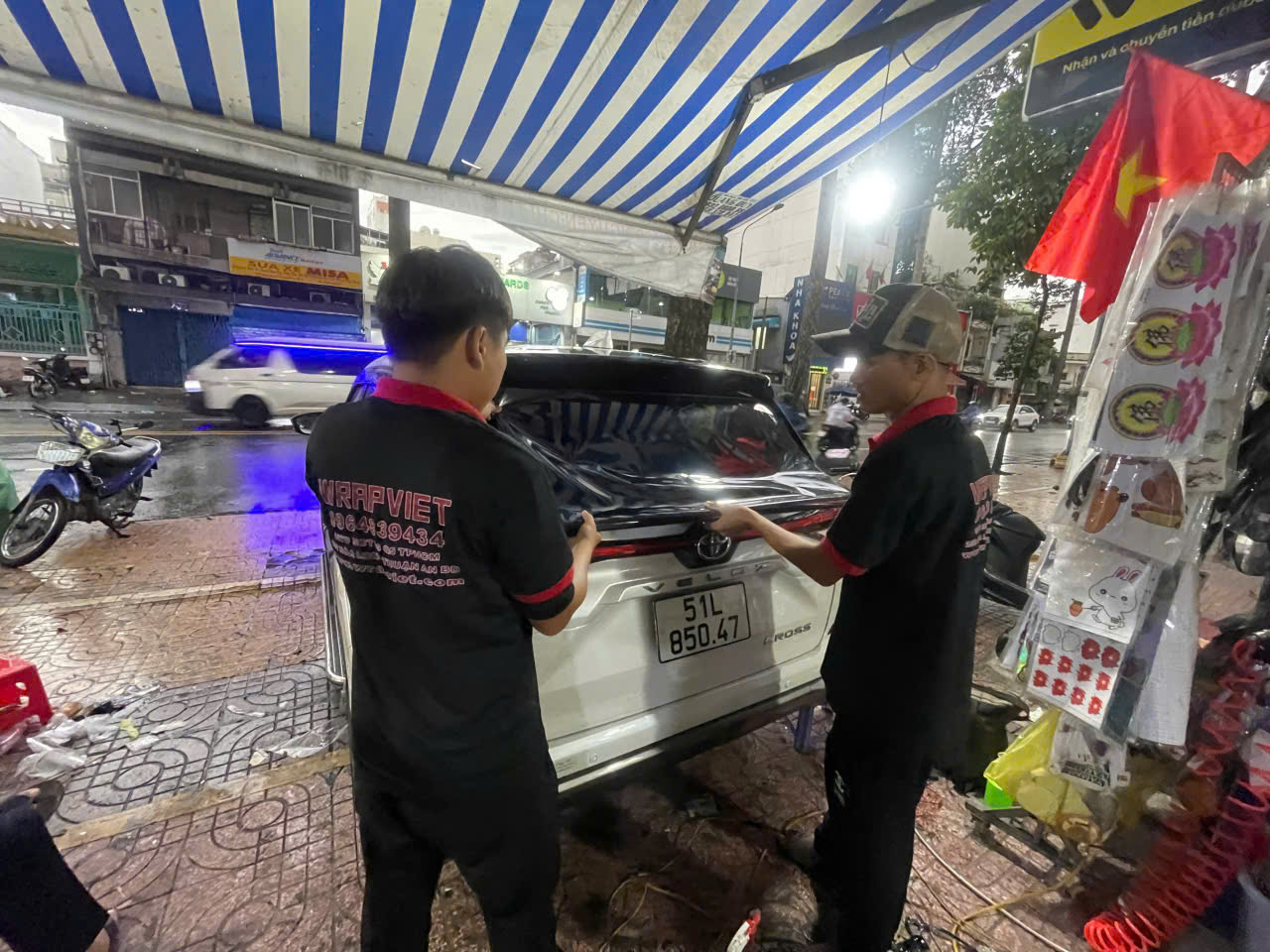 Toyota Veloz dán dán full cách nhiệt 3m tăng độ mát bảo mật riêng tư phía trong chống nắng chống chói ( phải biết phối thông số theo từng dòng xe mới có hiệu quả )-wv494