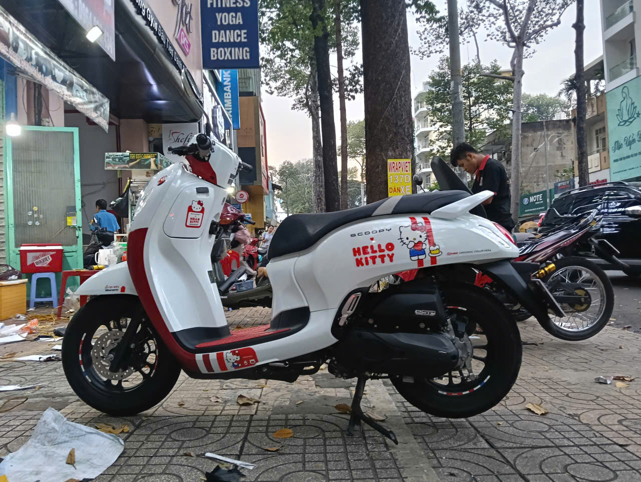 Scoopy wrap full ppf cao cấp tăng độ bóng bảo vệ sơn chống trầy xước ( khách hàng cần lưu ý ppf có rất nhiều loại có loại ppf còn rẻ hơn cả keo trong 3 lớp của wrapviet ạ )-wv558