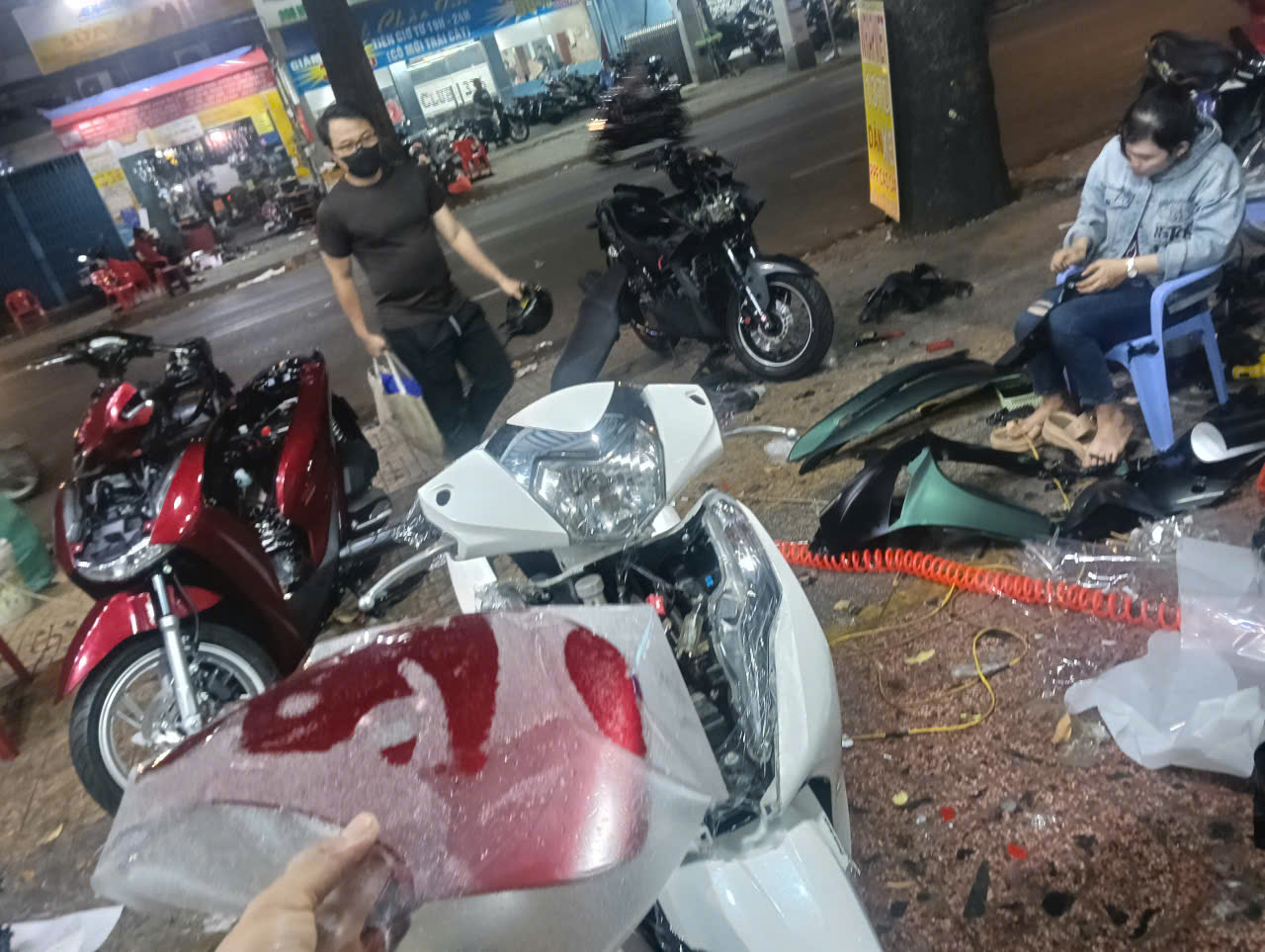 SH wrap full ppf cao cấp tăng độ bóng bảo vệ sơn chống trầy xước ( khách hàng cần lưu ý ppf có rất nhiều loại có loại ppf còn rẻ hơn cả keo trong 3 lớp của wrapviet ạ )-wv552