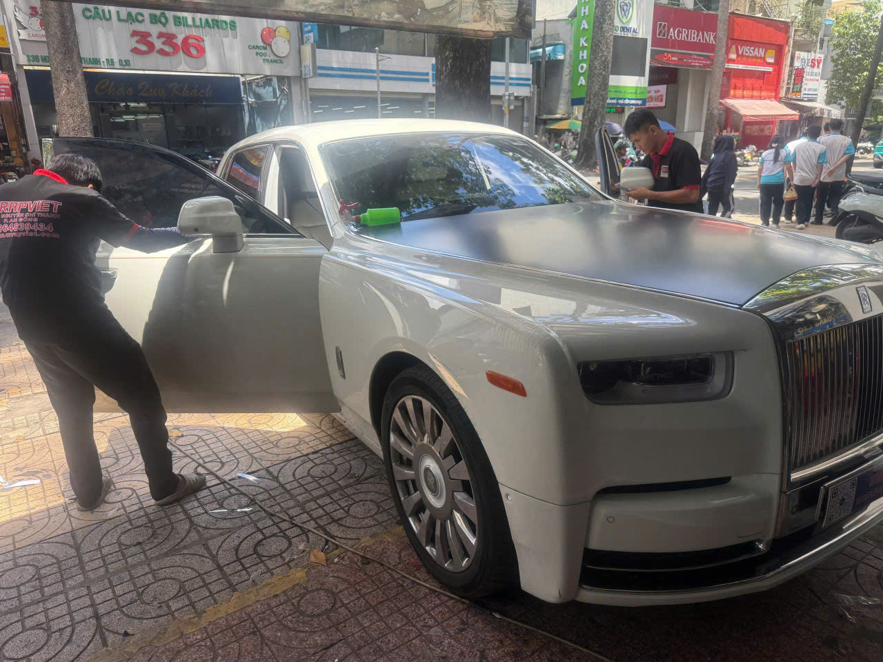 Royce Phantom Tranquillity dán full cách nhiệt 3M tăng độ mát bảo mật riêng tư phía trong chống nắng chống chói ( phải biết phối thông số theo từng dòng xe mới có hiệu quả )-wv605